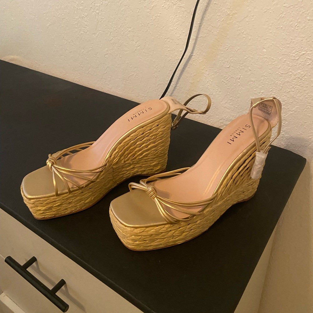 Heels - Picture 2 of 2